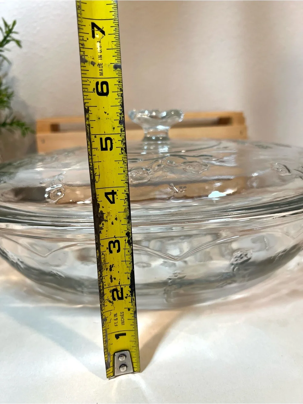 Anchor Hocking “Savannah” Clear Glass Lidded 2-Qt Casserole Dish | Embossed